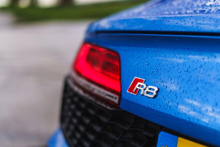 Логотип Audi R8 V10 2019 года  (UK) (фото 63 из 79)